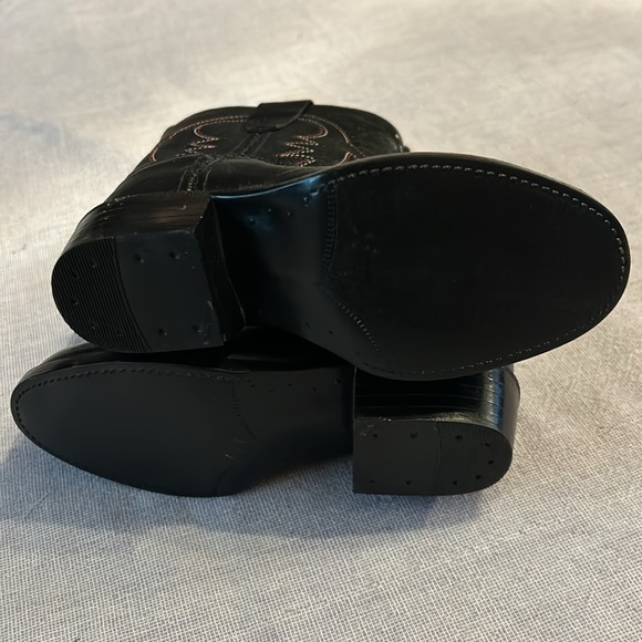 A Jama product boots - Picture 5 of 6